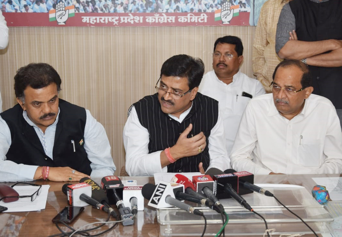 MPCC President Ashokrao Chavan, MRCC President Sanjay Nirupam & LOP Radhakrishana Vikhe-Patil Joint Press Conference at Tilak Bhavan Dadar.