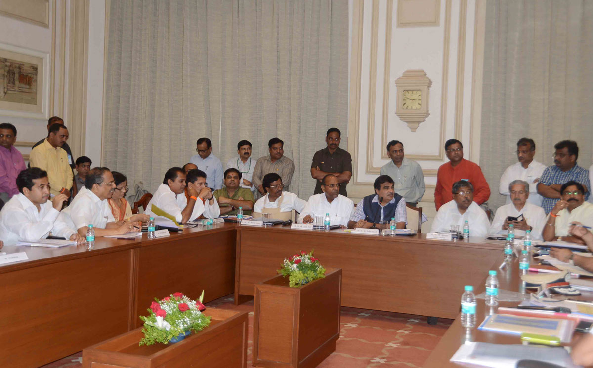 Union Minister of Road Transport & Highways and Shipping Shri Nitin Gadkari & Union Heavy Industry Minister Shri Anant Gite at Sahyadri.