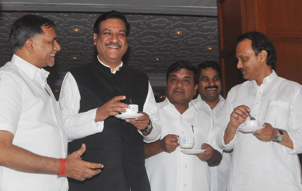 TEA PARTY BY CHIEF MINISTER  PRITHVIRAJ CHAVAN AT SAYHADRI GUEST HOUSE