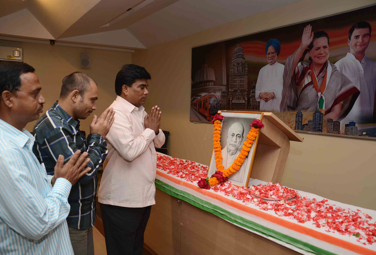 Tribute to great leader late Sardar Vallabhai Patel on his death anniversary by MRCC at Rajiv Gandhi bhavan.