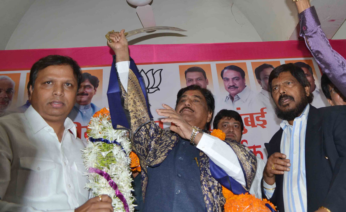BJP Leader Gopinath Munde & RPI Leader Ramdas Athawale felicitated at BJP pradesh karyalaya Dadar.