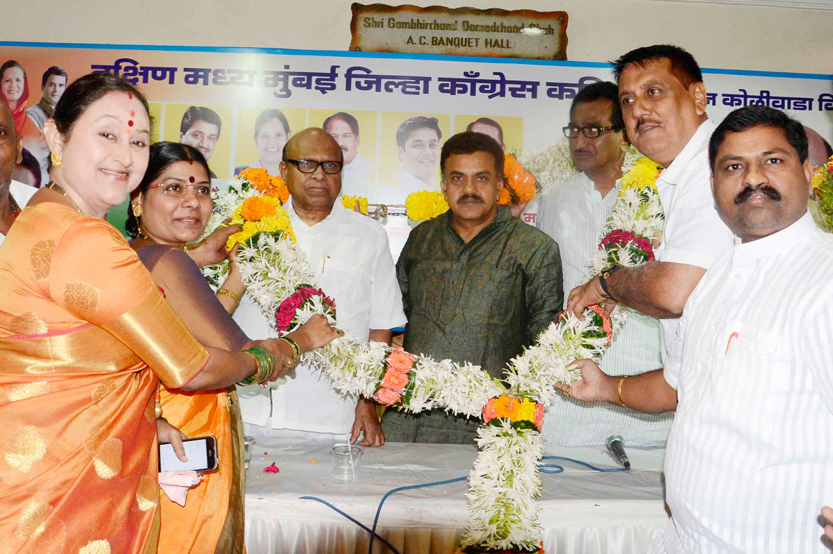 MRCC President Sanjay Nirupam & Ex.MP Eknathrao Gaikwad during Karykarta Melawa at Soin.
