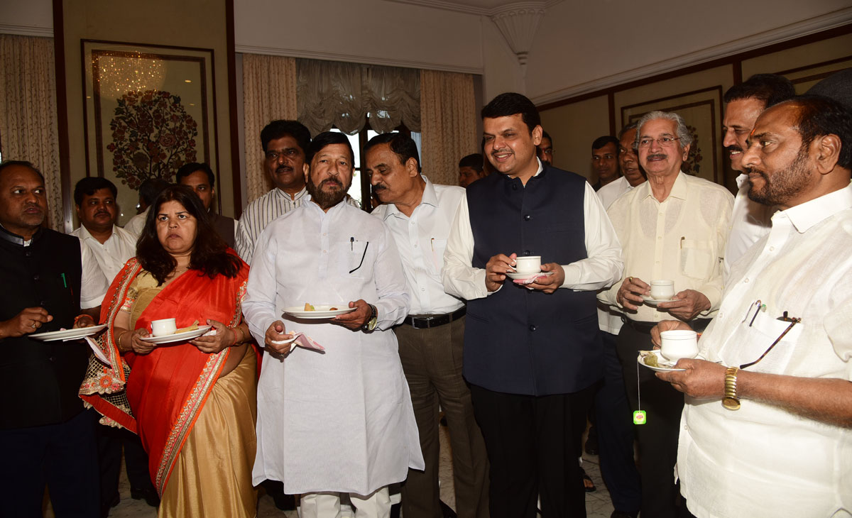BJP & Shivsena Leaders attended Chief Minister Devendra Fadnavis Tea Party at Sahayadri.