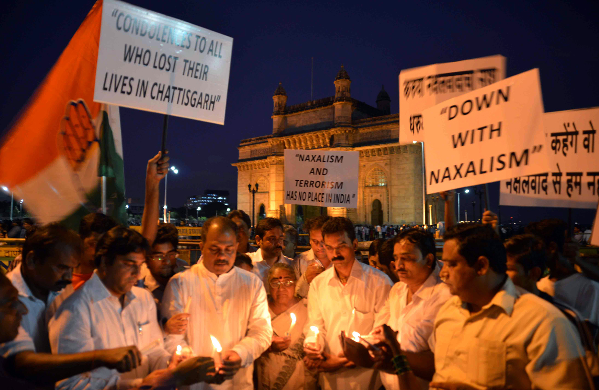 CANDLE LIGHT Vigil at the GATEWAY OF INDIA In Memory of Those Innocent People Who Lost Their Lives in Chattisgarh During The Naxalite Attack on Saturday.