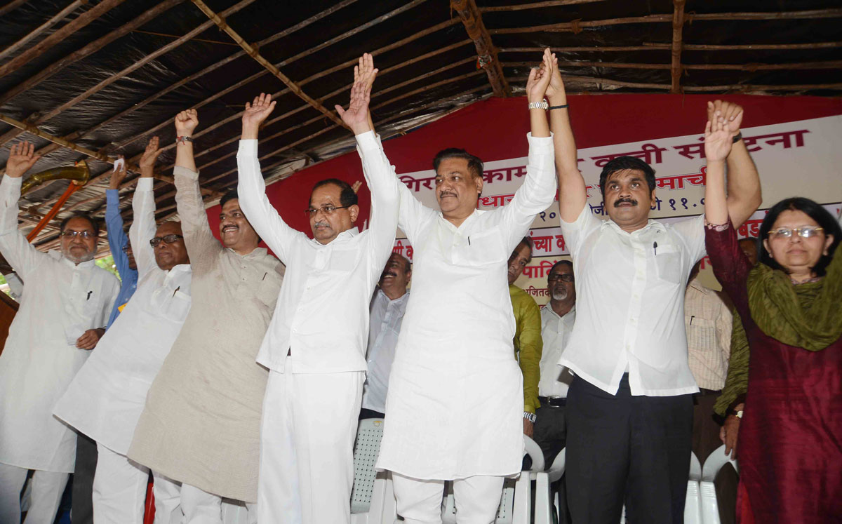 Mumbai Mill Worker's Protest Rally from Rani Baugh to Azad Maidan.
