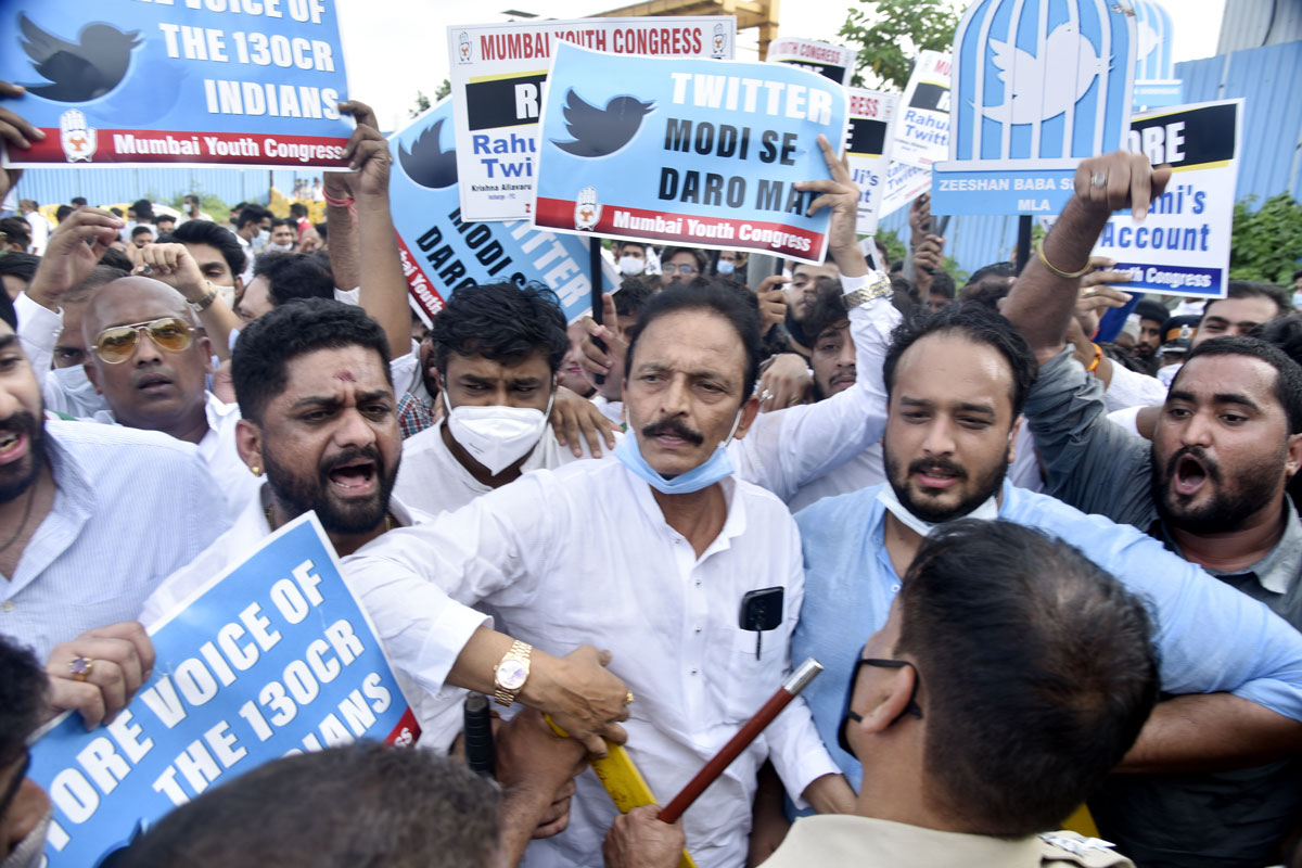 Mumbai Youth Congress Protesting outside the Mumbai Twitter Office today at BKC against Twitter locking our leader Rahul Gandhijiâ€™s Twitter Profile. Chief presence MRCC President & MLC Bhai Jagtap,MLA Zeeshan Baba Siddique Surajsingh Thakur & Youth Cong