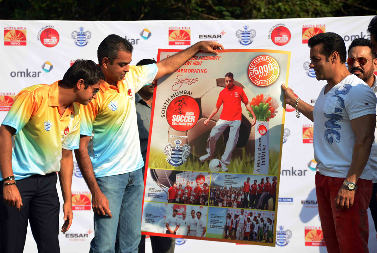 SOUTH MUMBAI JUNIOR SOCCER CHALLENGER 2013 ON OCCASION UNION MINISTER & MP.MILND DEORA & STAR SALMAN KHAN.