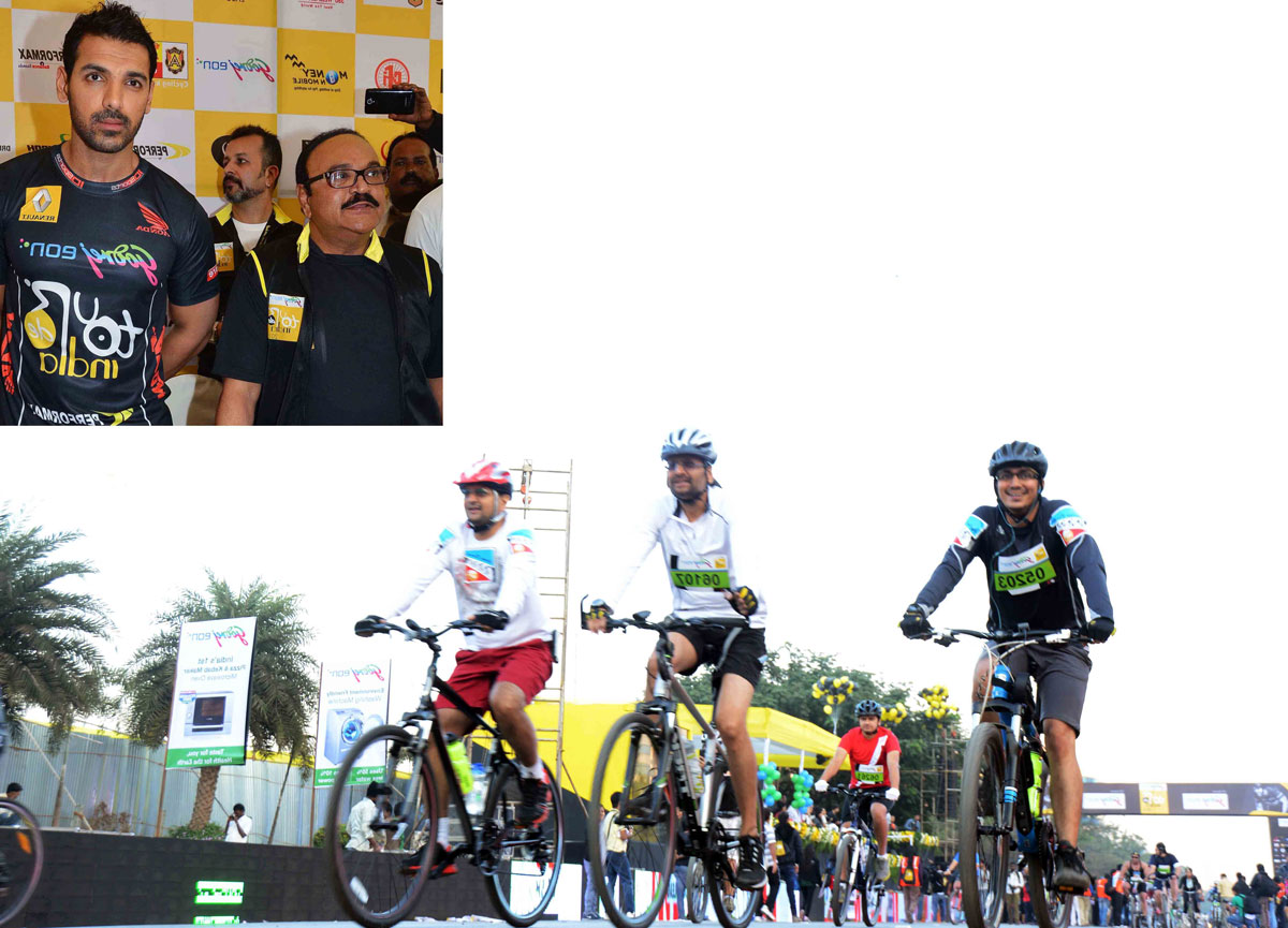 Minister Chagan Bhujbal & cine star John Abraham during Cycling Event at MMRDA BKC.