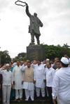 MUMBAI CONGRESS PAYING HOMAGE TO BHARAT RATNA LATE PRIME MINISTER RAJIV GANDHI ON HIS BIRTH ANNIVERSARY AT COOPERAGE MAIDAN. MUMBAI CONGRESS PAYING HOMAGE TO BHARAT RATNA LATE PRIME MINISTER RAJIV GANDHI ON HIS BIRTH ANNIVERSARY AT COOPERAGE MAIDAN.
