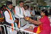 CONGRESS PRESIDENT SONIA GANDHI BIRTHDAY CELEBRATED BY SOUTH CENTRAL MUMBAI YOUTH CONGRESS "FRUIT DISTRIBUTION"  AT K.E.M.HOSPITAL.