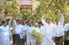 MNS PROTEST ON COTTON ISSUE  WINTER SESSION AT NAGPUR VIDHAN  BHAVAN.