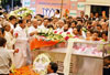 NCP Chief Sharad Pawar Paying Last Respect to BJP Leader Gopinath Munde at New Delhi. NCP Chief Sharad Pawar Paying Last Respect to BJP Leader Gopinath Munde at New Delhi.