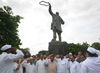 MUMBAI CONGRESS PAYING HOMAGE TO BHARAT RATNA LATE PRIME MINISTER RAJIV GANDHI ON HIS BIRTH ANNIVERSARY AT COOPERAGE MAIDAN. MUMBAI CONGRESS PAYING HOMAGE TO BHARAT RATNA LATE PRIME MINISTER RAJIV GANDHI ON HIS BIRTH ANNIVERSARY AT COOPERAGE MAIDAN.