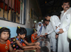 UNION MINISTER OF STATE & SOUTH MUMBAI M.P.MILIND DEORA IN FRUITS DISTRUBUTION AT NAGPADA. UNION MINISTER OF STATE & SOUTH MUMBAI M.P.MILIND DEORA IN FRUITS DISTRUBUTION AT NAGPADA.