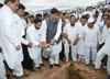 CHIEF MINISTER PRITHVIRAJ CHAVAN & MINISTER DR.NITIN RAUT LAUNCHED RAIN WATER HARVESTING AT SATARA GONDAWALE MAAN TALUKA.