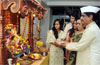 BJP LEADER GOPINATH MUNDE DOING GANESH POOJA AT THEIR RESIDENCE IN MUMBAI. BJP LEADER GOPINATH MUNDE DOING GANESH POOJA AT THEIR RESIDENCE IN MUMBAI.