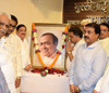 Mumbai Congress Paying Tribute to Former Mumbai Congress President Late.Murlibhai Deora at Rajiv Gandhi Bhavan.
