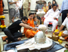 MINISTER NARAYANRAO RANE & SWABHIMAAN SANGHATNA PRESIDENT NITESH NARAYANRAO RANE AT DANDESHWAR SHANKAR MANDIR KHAR DANDA.ON OCCASION OF "MAHASHIVRATRI". MINISTER NARAYANRAO RANE & SWABHIMAAN SANGHATNA PRESIDENT NITESH NARAYANRAO RANE AT DANDESHWAR SHANKAR MANDIR KHAR DANDA.ON OCCASION OF "MAHASHIVRATRI".