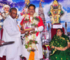 CHIEF MINISTER PRITHIRAJ CHAVAN WITH WIFE SMT.SATVSHILA CHAVAN FOR VITHOO MAVALI DARSHAN AT PANDHARPUR. CHIEF MINISTER PRITHIRAJ CHAVAN WITH WIFE SMT.SATVSHILA CHAVAN FOR VITHOO MAVALI DARSHAN AT PANDHARPUR.