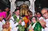 CHIEF MINISTER PRITHIRAJ CHAVAN WITH WIFE SMT.SATVSHILA CHAVAN FOR VITHOO MAVALI DARSHAN AT PANDHARPUR.