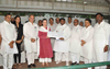Hon"ble CONGRESS PRESIDENT SMT.SONIAJI GANDHI WITH MUMBAI CONGRESS PARTY WORKERS. Hon"ble CONGRESS PRESIDENT SMT.SONIAJI GANDHI WITH MUMBAI CONGRESS PARTY WORKERS.