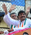 Chief Minister Prithviraj Chavan with MP. Candidate Milind Deora during Election Campaign Rally at Masjid Bunder. Chief Minister Prithviraj Chavan with MP. Candidate Milind Deora during Election Campaign Rally at Masjid Bunder.