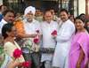 UNION MINISTER GURUDAS KAMAT & MAHADA PRESIDENT AMARJIT SINGH MANHAS AT D.N.NAGAR ANDHERI . UNION MINISTER GURUDAS KAMAT & MAHADA PRESIDENT AMARJIT SINGH MANHAS AT D.N.NAGAR ANDHERI .