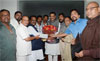 RPI PRESIDENT RAMDAS ATHAVALE MEETS CHEIF MINISTER OF MAHARASHATRA PRITHVIRAJ CHAVAN AT VARSHA BUNGLOW.