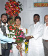 RPI LEADER & EX-MP.RAMDAS ATHAVALE ATTENDS EX.MIN. & MLA. CHANDRAKANT HANDORE"S DAUGHTER WEDDING AT CHEMBHUR.
