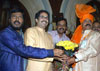 SHIVSENA WORKING PRESIDENT UDDHAV THACKREY FELICITATED SUNIL PRABHU AS MUMBAI MAYOR. SHIVSENA WORKING PRESIDENT UDDHAV THACKREY FELICITATED SUNIL PRABHU AS MUMBAI MAYOR.