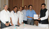 CHIEF MINISTER PRITHVIRAJ CHAVAN & SHIVSENA WORKING PRESIDENT UDHAV THAKARE AT SAHYADRI GUEST HOUSE.